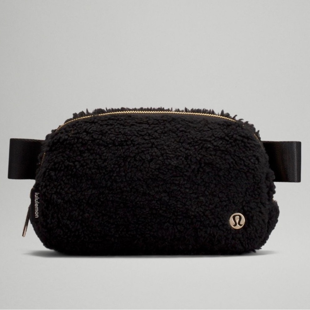 Black Lulu Fleece Bag